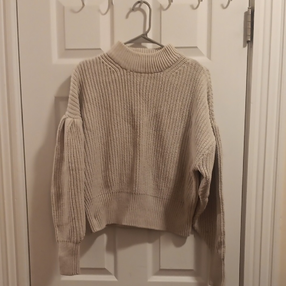 H&M Cream/Tan Sweater